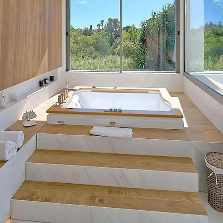 Luxury New Modern Pue Apartment
